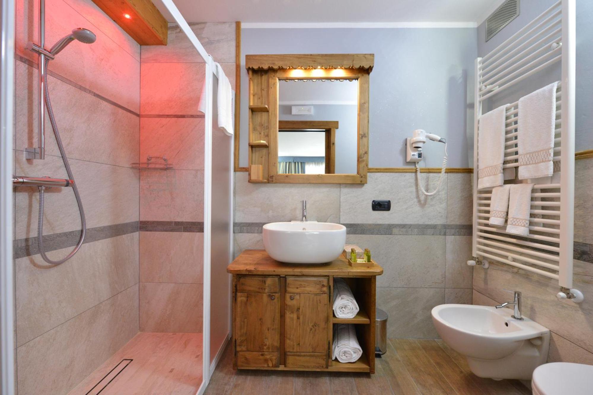 Mollino Rooms เบรยล์-แชร์วิเนีย ภายนอก รูปภาพ