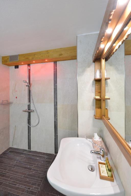 Mollino Rooms เบรยล์-แชร์วิเนีย ห้อง รูปภาพ